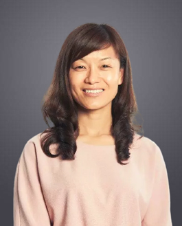 西南政法大学法学学士，美国洛杉矶洛约拉大学法学院娱乐法专业硕士（LLM）